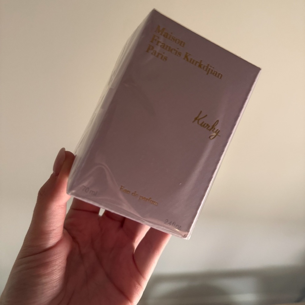 Maison Francis Kurkdjian Kurky Eau de Parfum Bottle - Peach and Gold - Picture 10 of 10